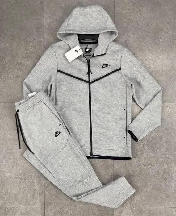 Szary komplet dresowy Nike Tech